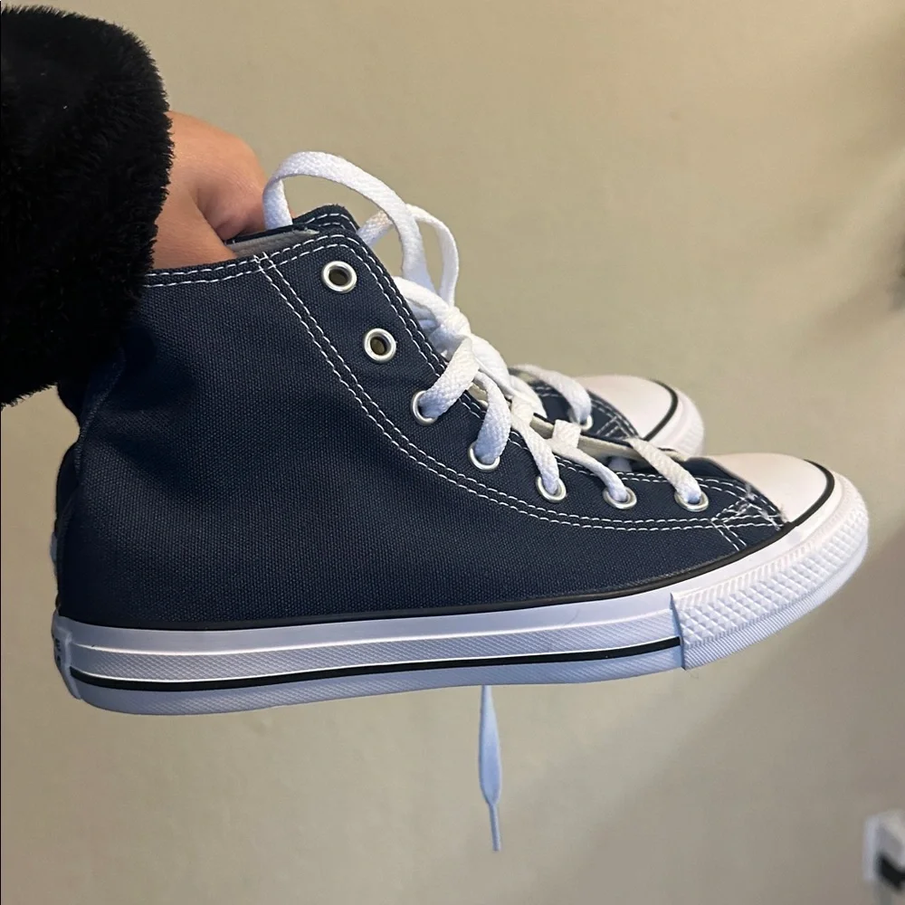 Converse Chuck Taylor All‎ Star Navy Blue High Top Sneakers NWT Size 2.5